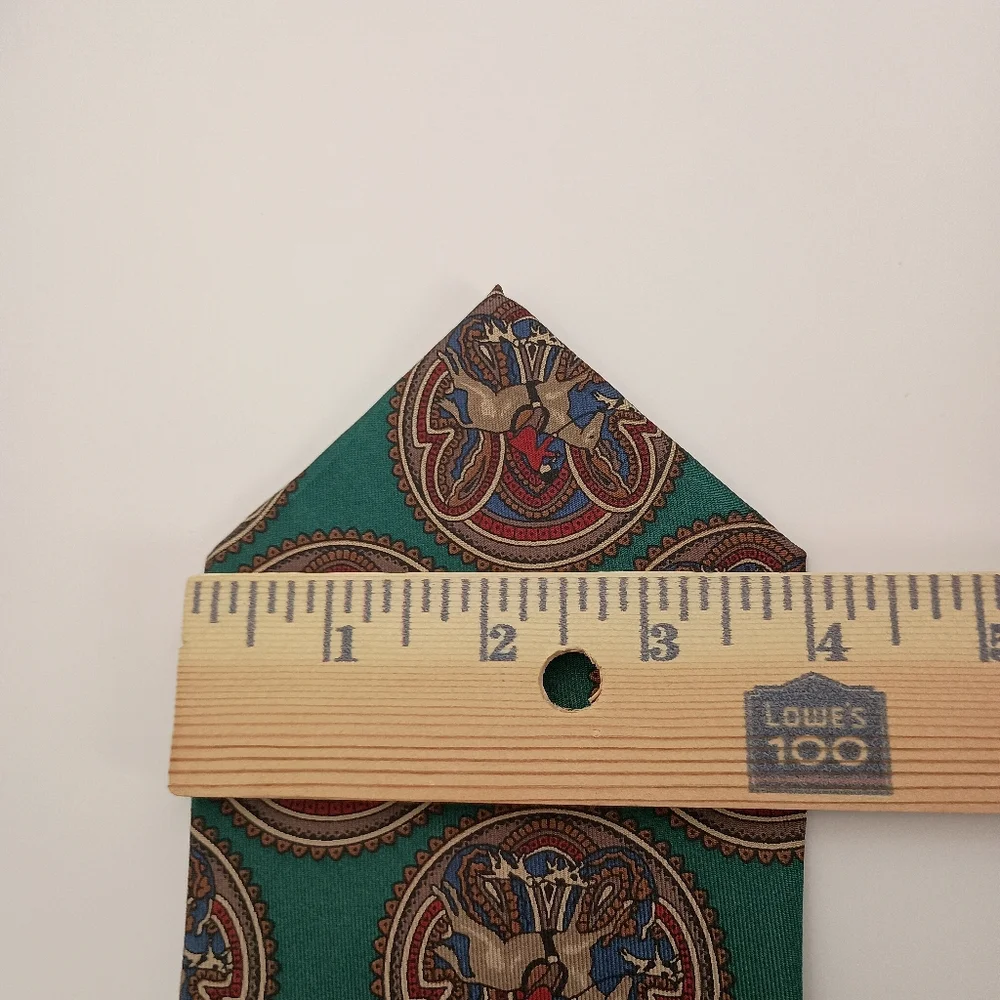 Vintage Pierre Cardin Mens 100% Silk Green Dog Hunting Neck Tie Made In USA - Picture 11 of 11